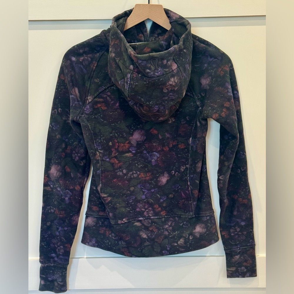 Lululemon Scuba Hoodie Midnight Iris Full Zip Black With Flowers Women’s 4 - Picture 2 of 4